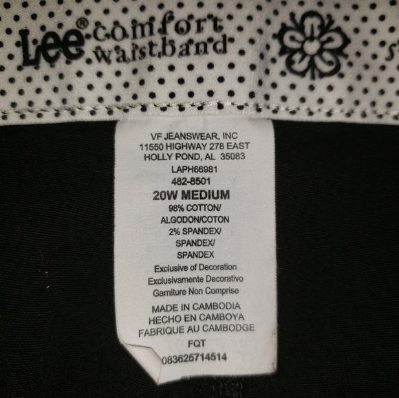 Lee Black Capris - Picture 2 of 5